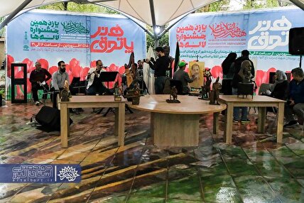 عکس های ۳ رو نخست برگزاری«پاتوق هنر» همزمان با هفته هنر انقلاب در جشنواره لالههای کرج